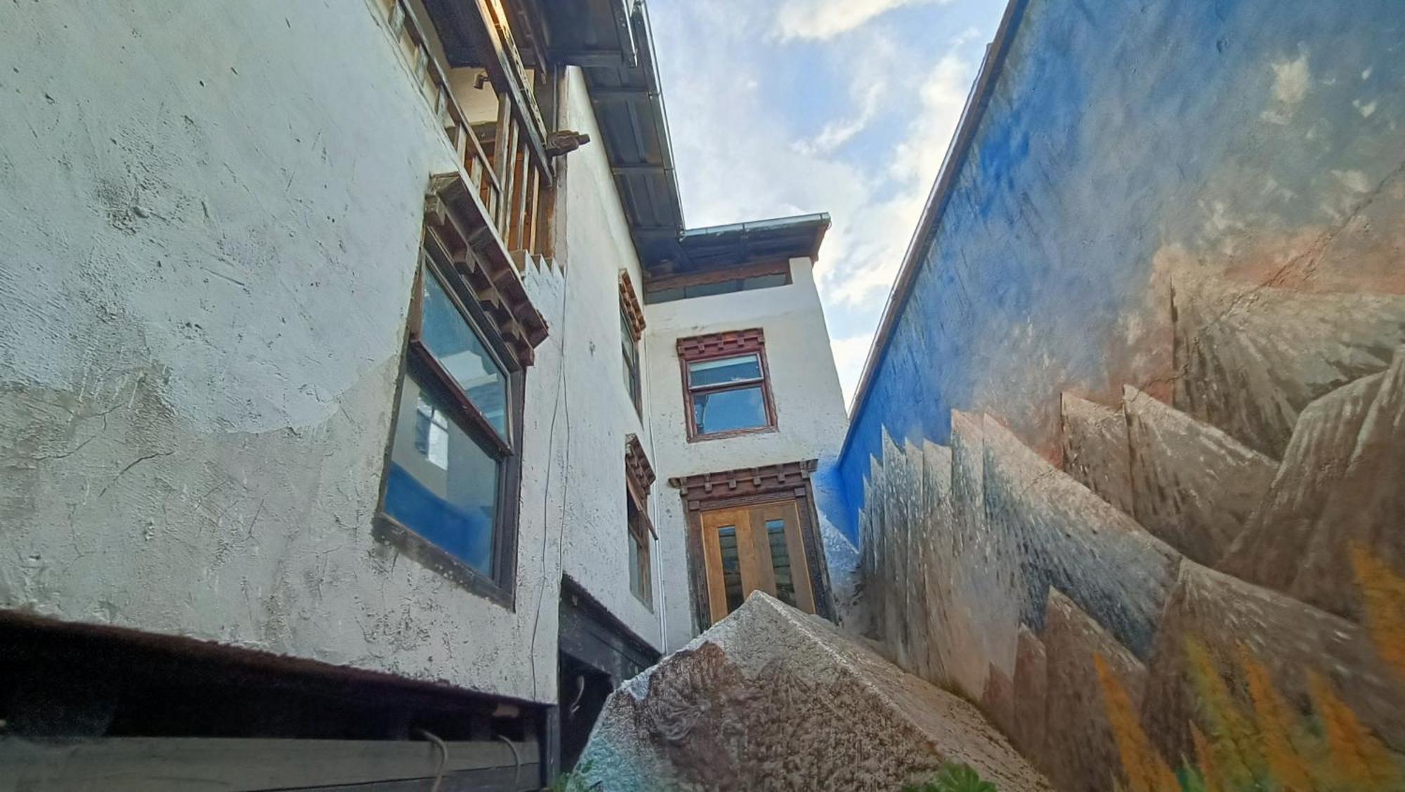 Energy Space Healing Inn شانغريلا المظهر الخارجي الصورة